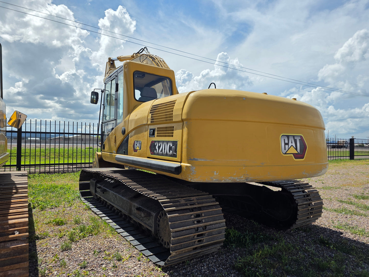 ESCAVADORA 320CL
