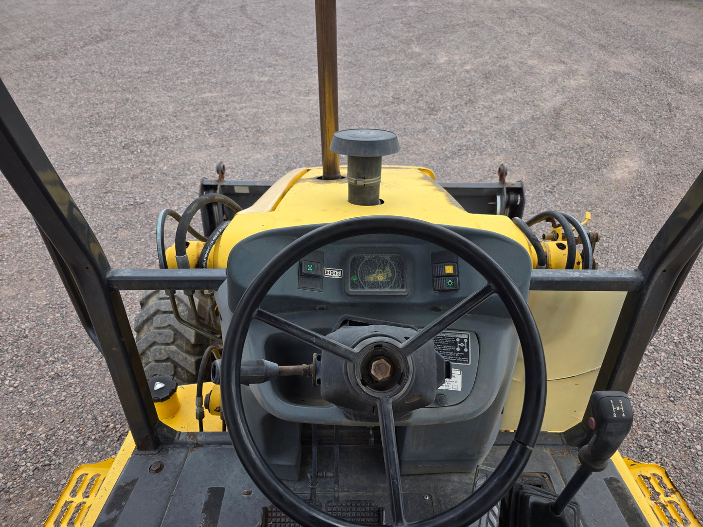 RETRO ESCAVADORA NEW HOLLAND LB75B
