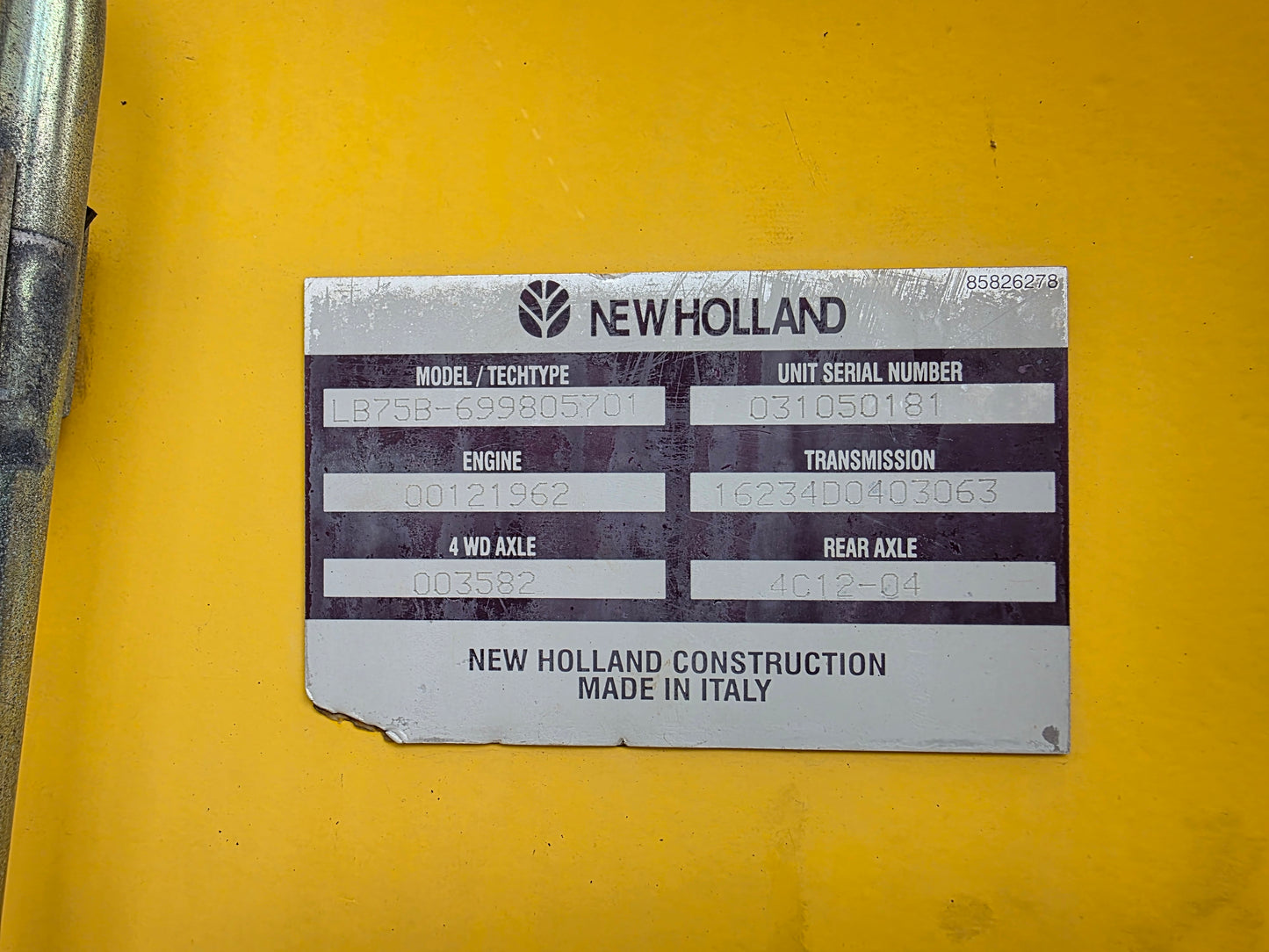 RETRO ESCAVADORA NEW HOLLAND LB75B