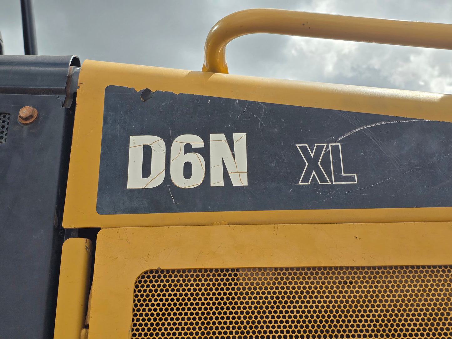 BULLDOZER CAT D6N