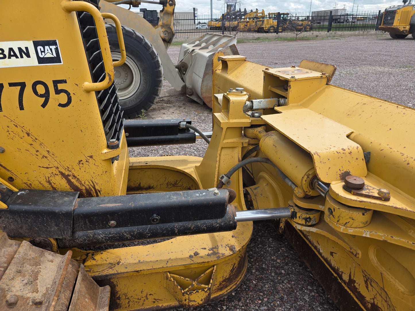 BULLDOZER CAT D6N