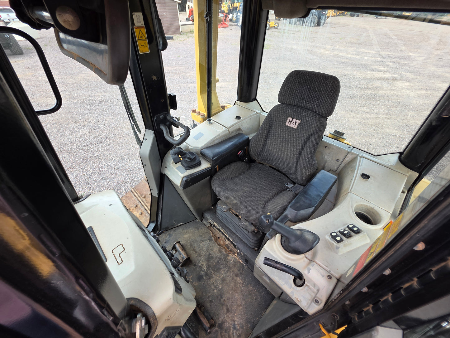BULLDOZER CAT D6N