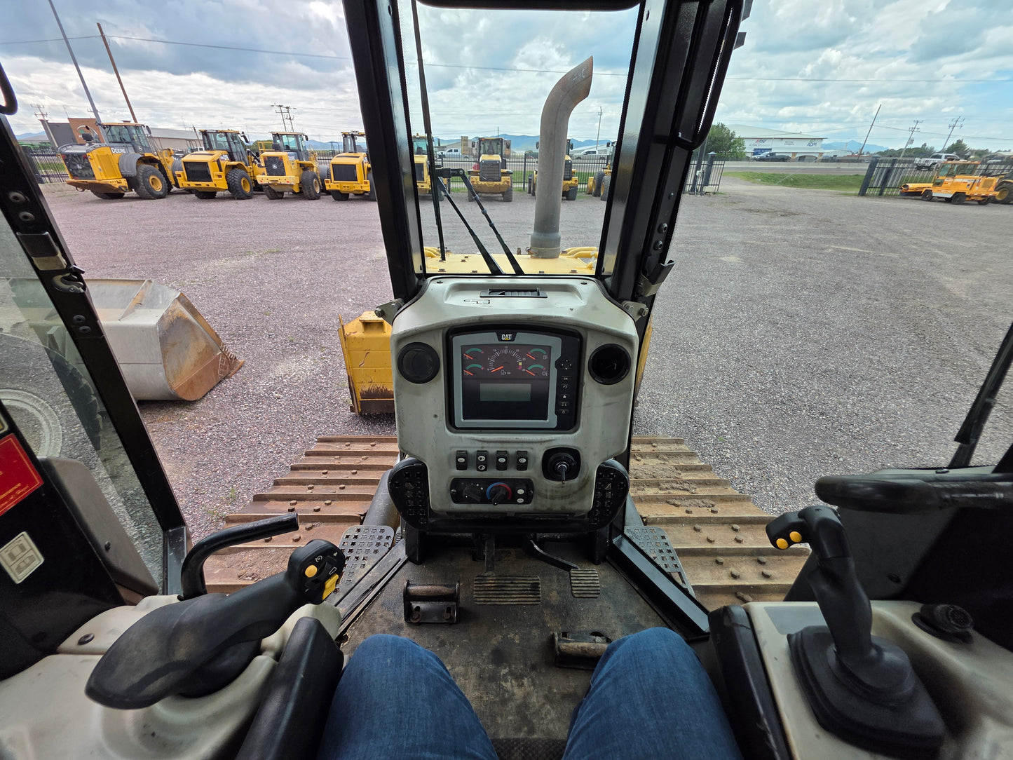 BULLDOZER CAT D6N