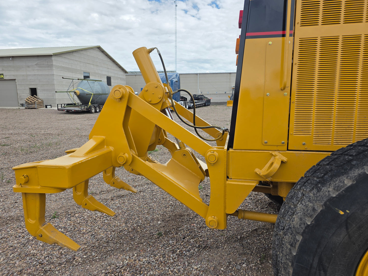 MOTOCONFORMADORA CAT 140H