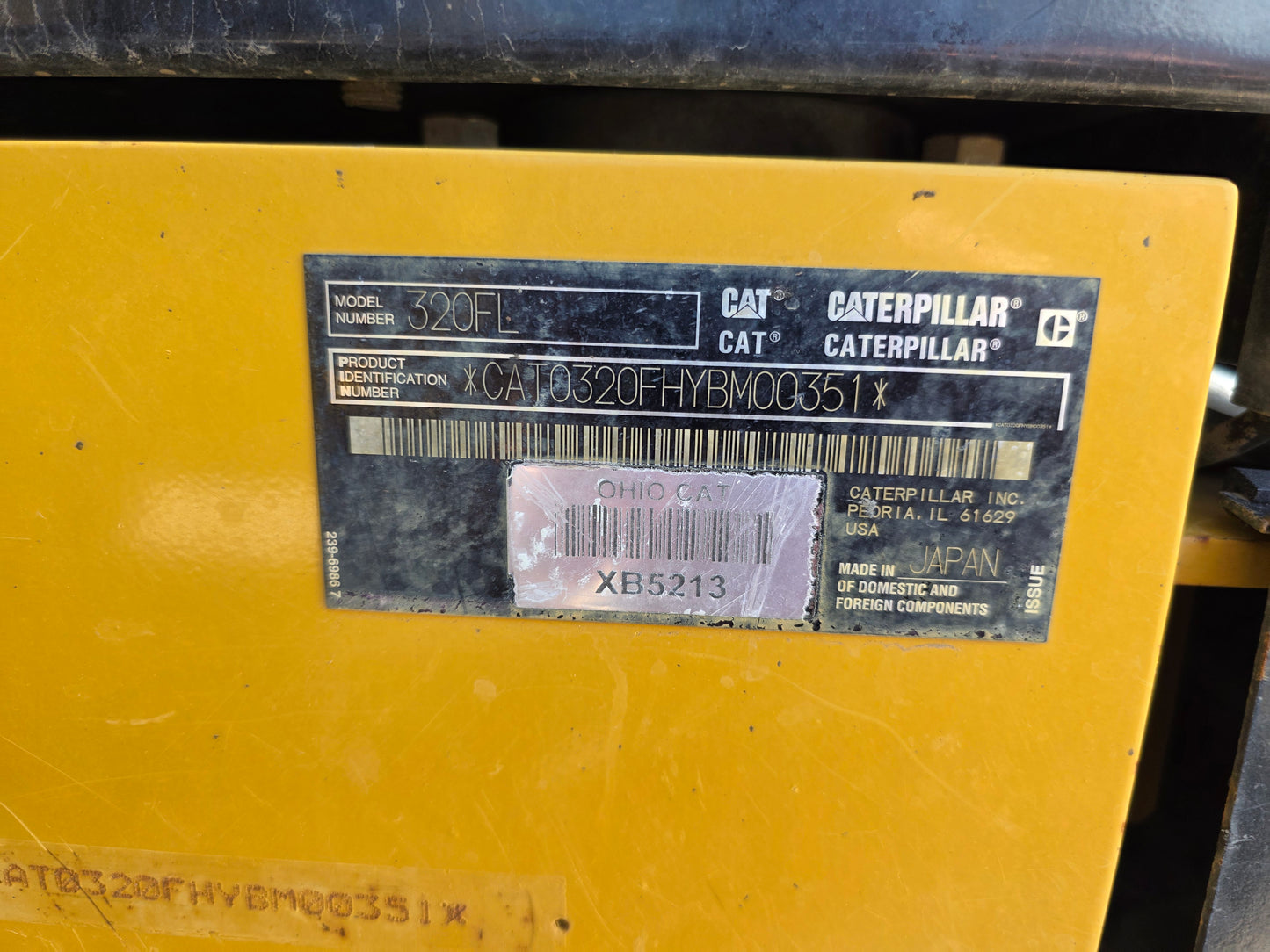 CAT 320F 2016