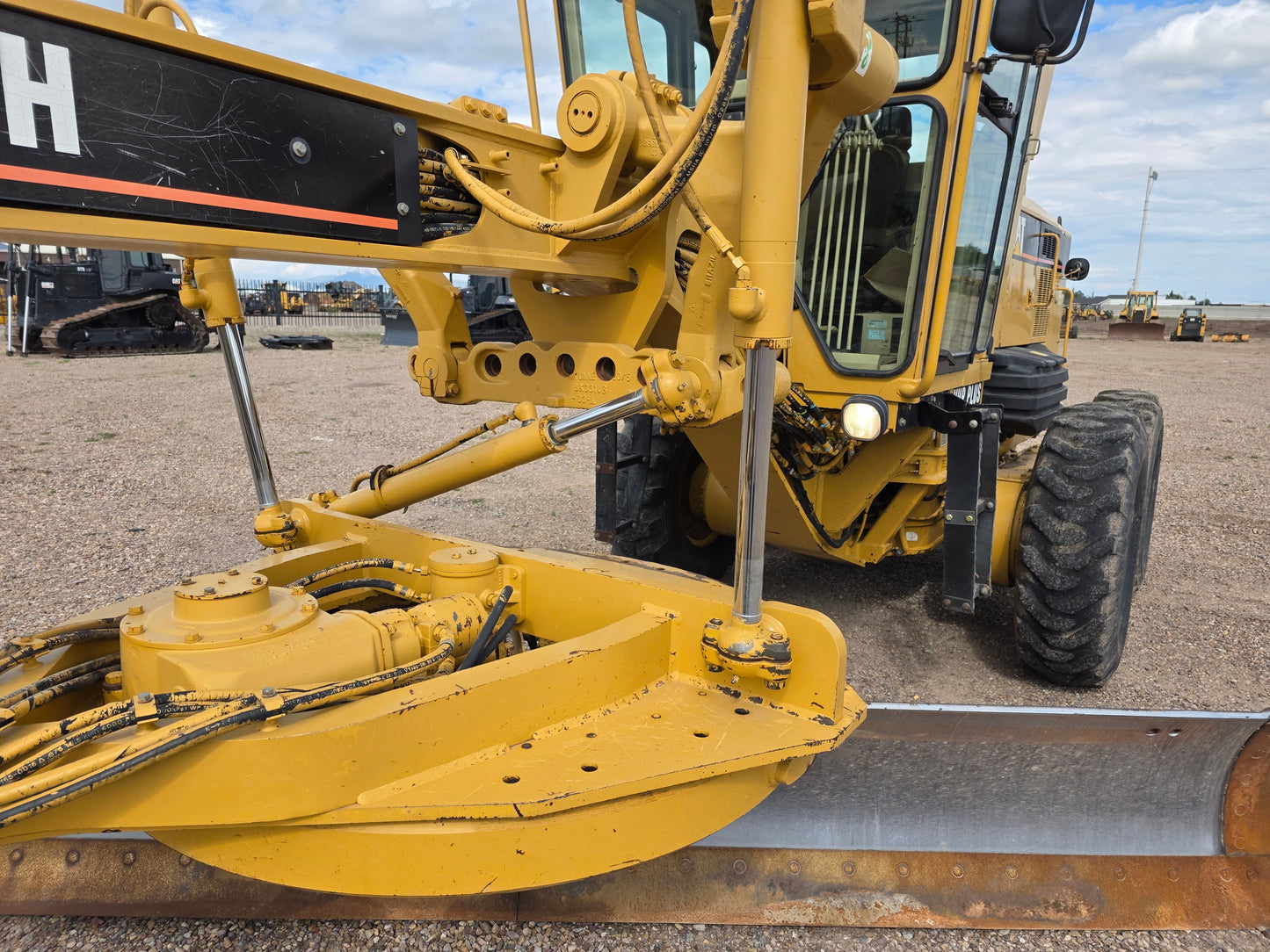 MOTOCONFORMADORA CAT 140H