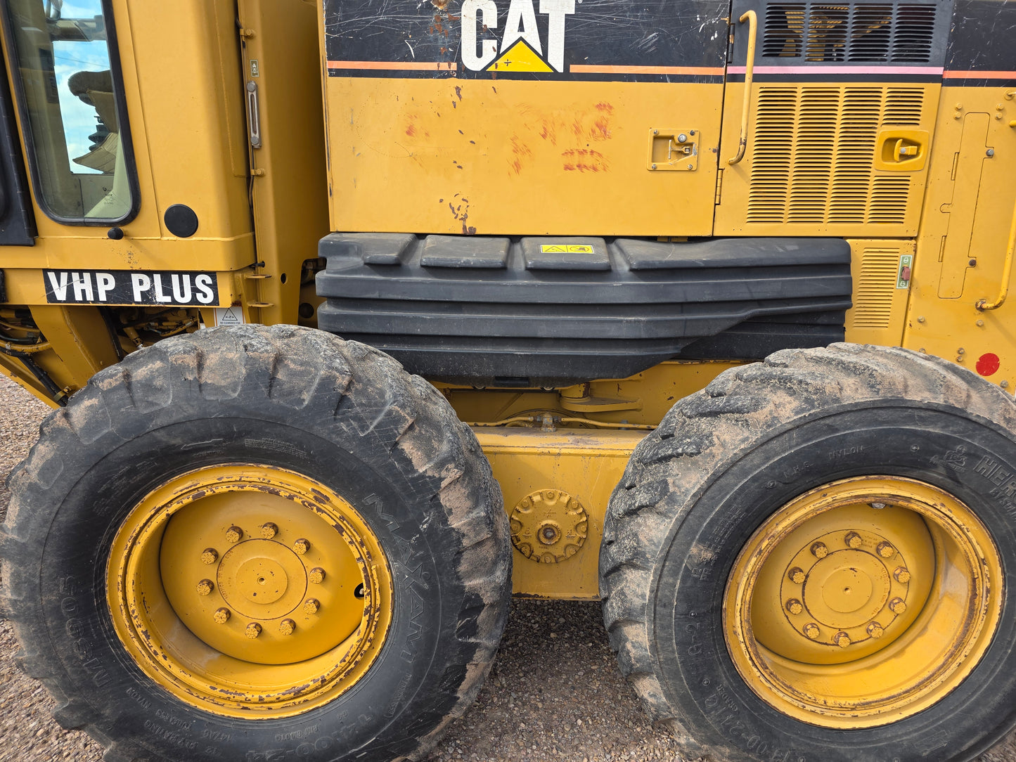 MOTOCONFORMADORA CAT 140H