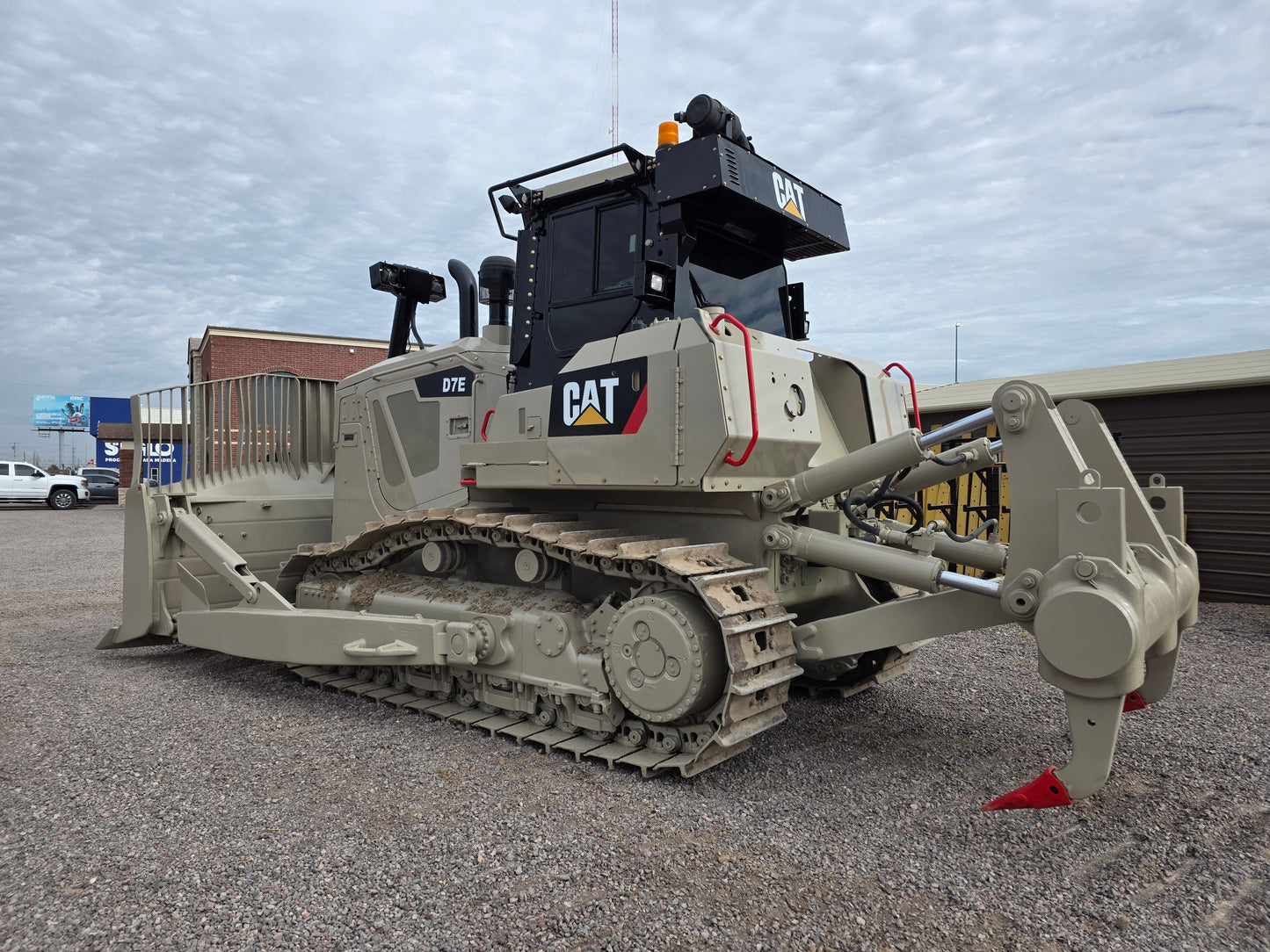 BULLDOZER CAT D7E