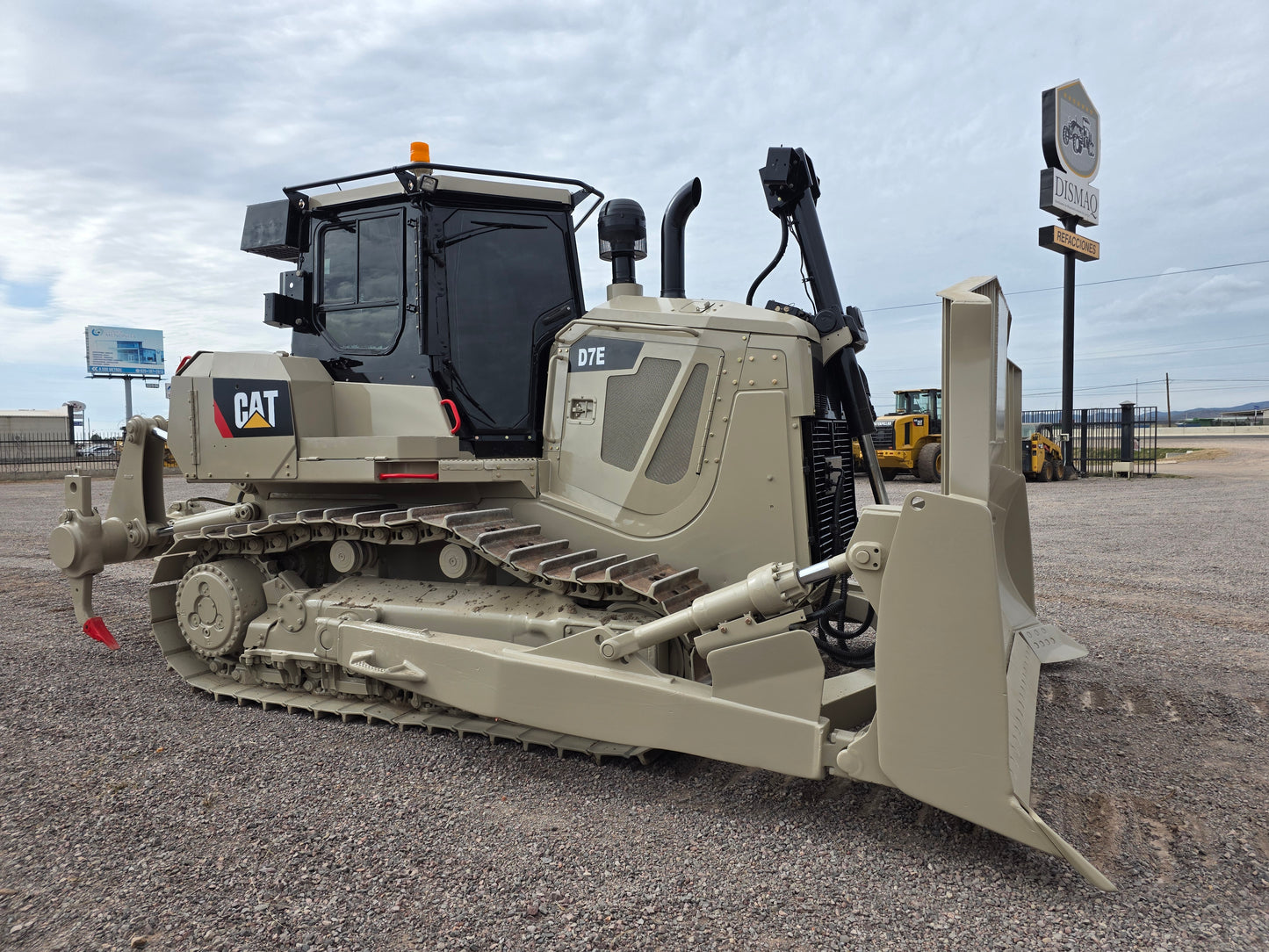 BULLDOZER CAT D7E