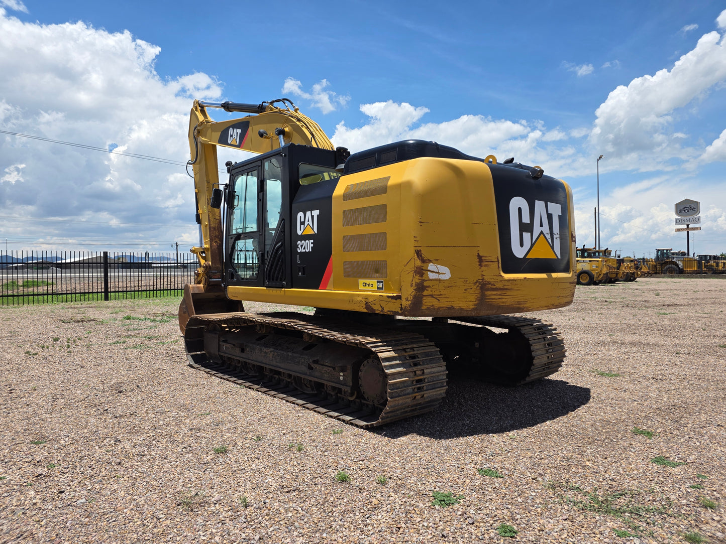 CAT 320F 2016