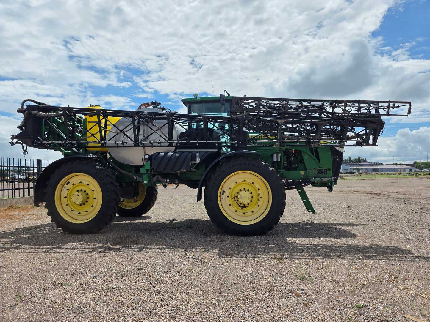 JOHN DEERE 4940 PULVERIZADOR AUTOPULSADO