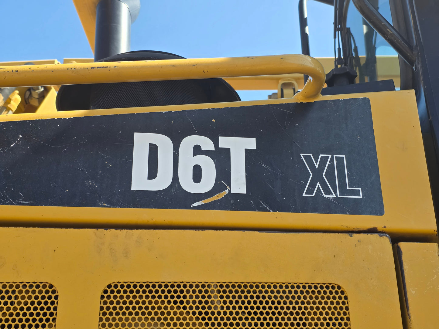 CAT D6T 2012