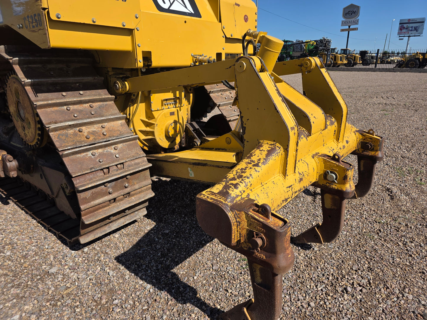CAT D6T 2012