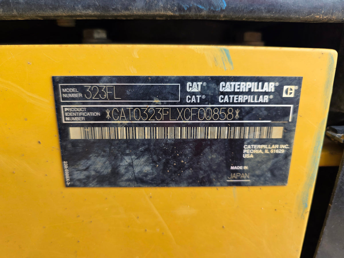 CAT 323FL 2015